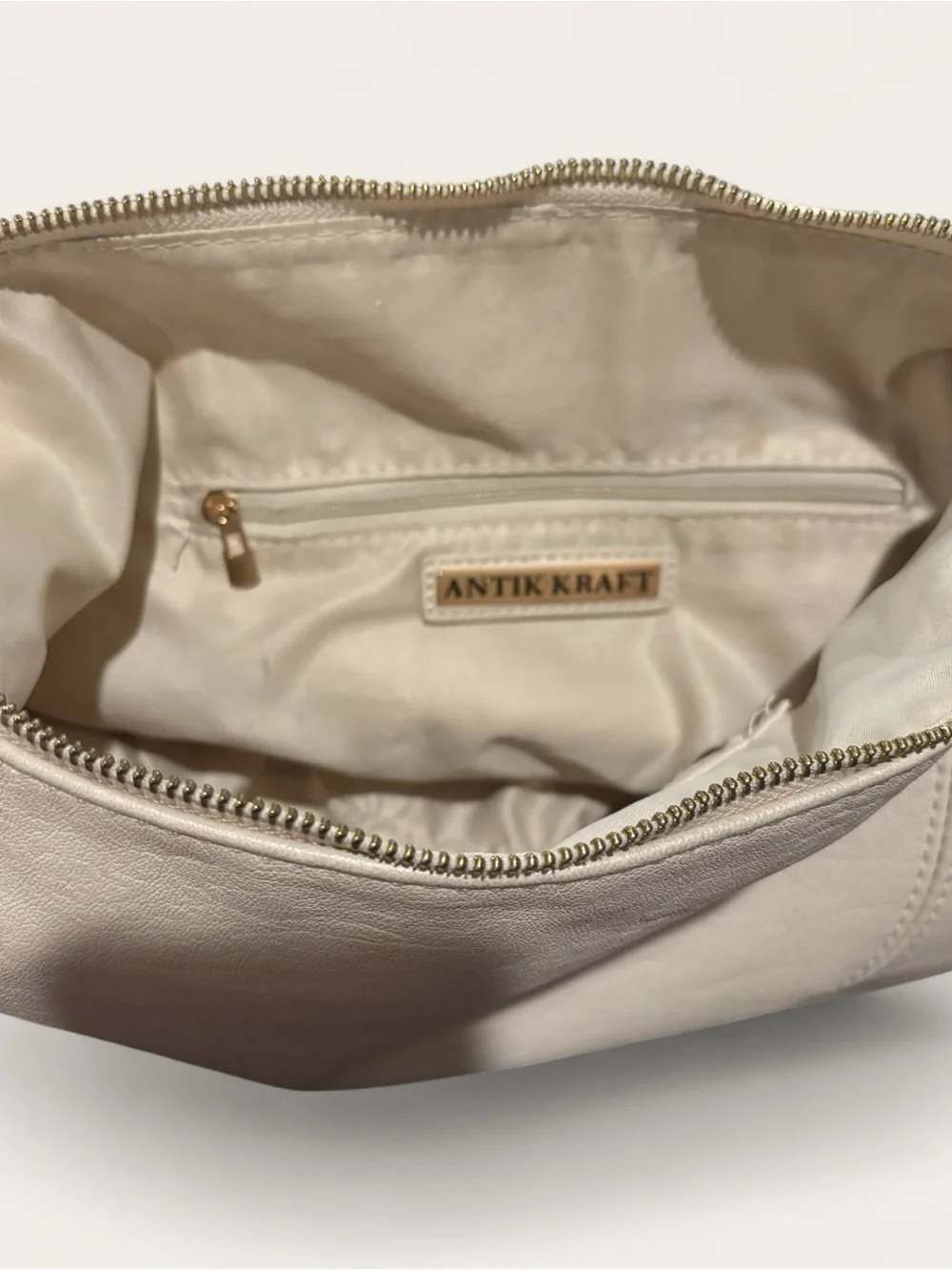Antik Kraft Noelia Slouchy Hobo Leather Shoulder Crossbody Bag in Bone